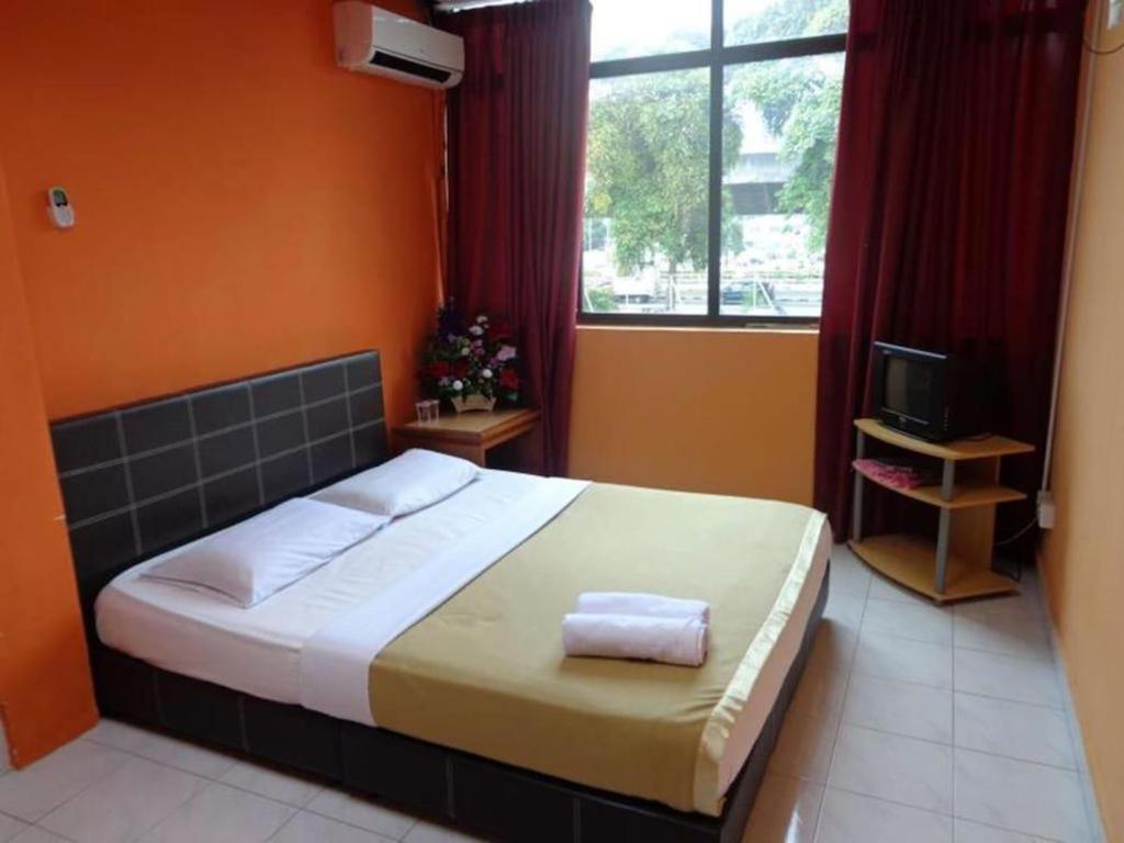 F Hotel Sungai Dua Bukit Exterior foto
